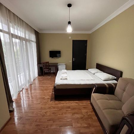 Guest House Madonna Kobuleti Exteriér fotografie