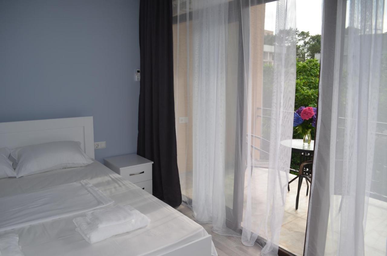 Guest House Madonna Kobuleti Exteriér fotografie