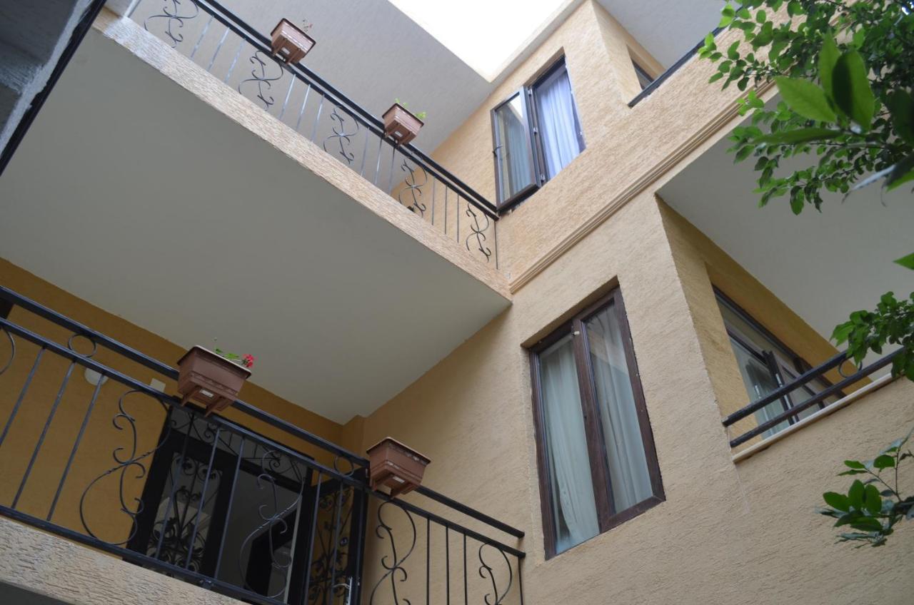 Guest House Madonna Kobuleti Exteriér fotografie