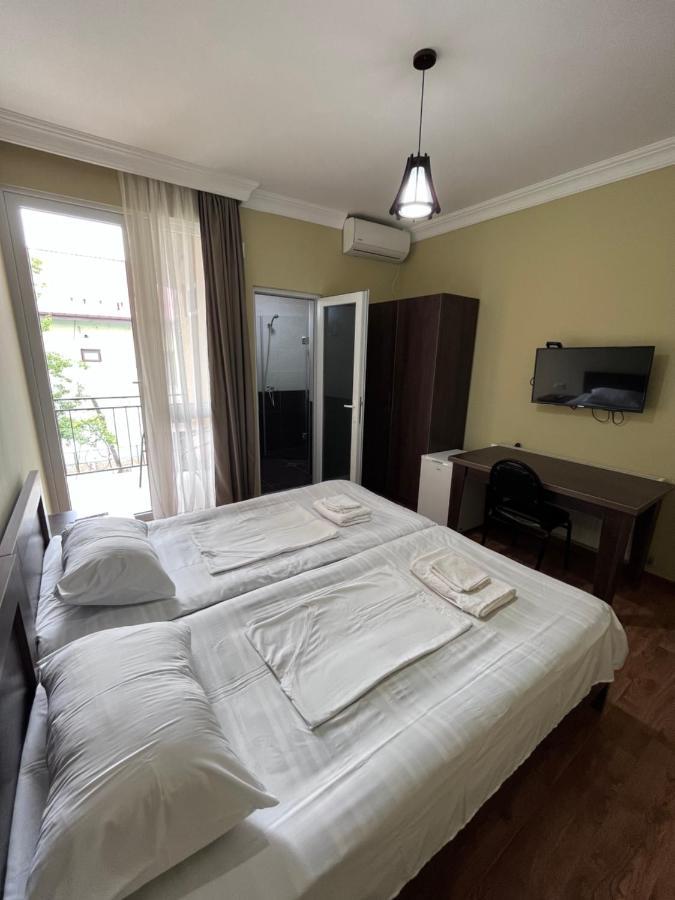 Guest House Madonna Kobuleti Exteriér fotografie