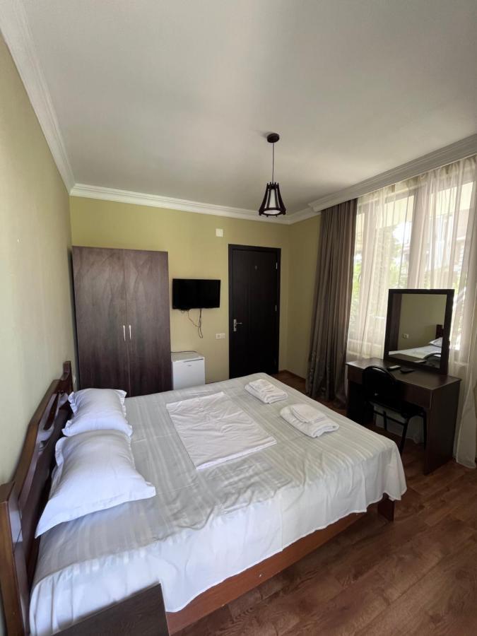 Guest House Madonna Kobuleti Exteriér fotografie