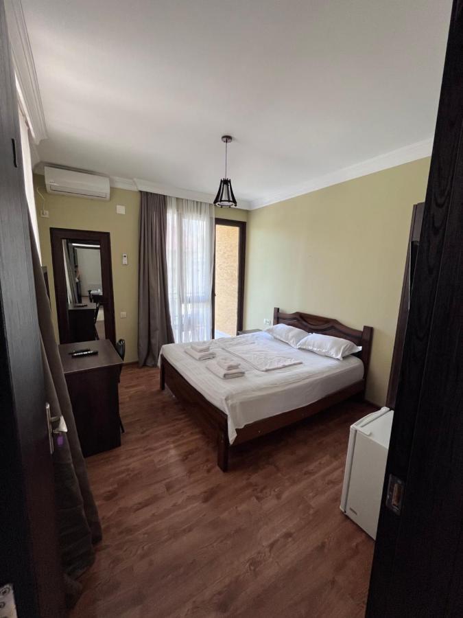 Guest House Madonna Kobuleti Exteriér fotografie