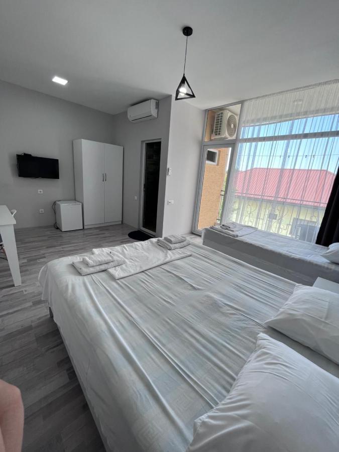 Guest House Madonna Kobuleti Exteriér fotografie